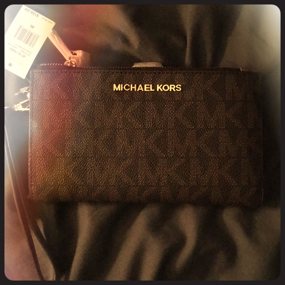 MICHAEL KORS Double ZIP Wristlet